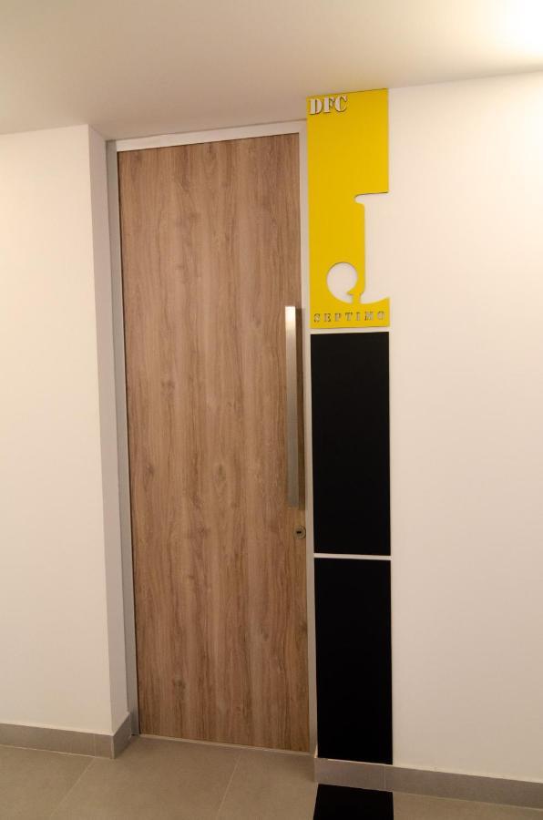 Donna Alda Dfc Apartment Салта Екстериор снимка