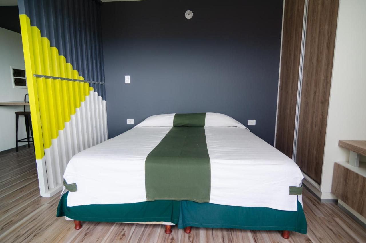 Donna Alda Dfc Apartment Салта Екстериор снимка